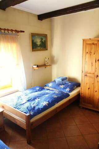 Фермерские дома Agroturystyka Ulima Dziwiszów Двухместный номер с 2 отдельными кроватями и собственной ванной комнатой-6